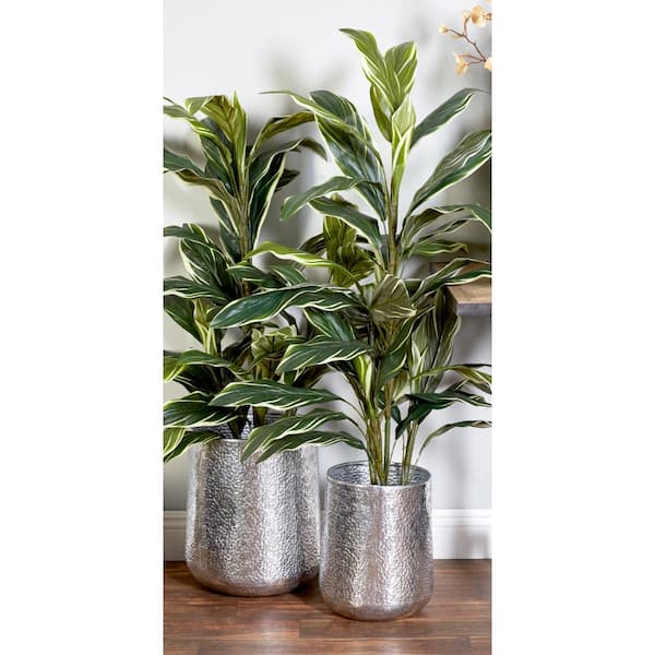 Litton Lane 20 in., 16 in., and 12 in. Large Silver Aluminum Indoor Outdoor Planter with Hammered Design (3- Pack)