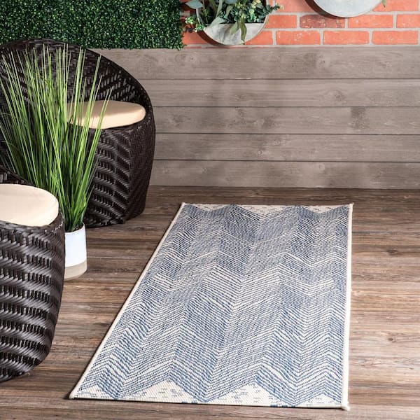 Wavy Chevron Blue 2 ft. x 10 ft. Indoor/Outdoor Runner Patio Rug
