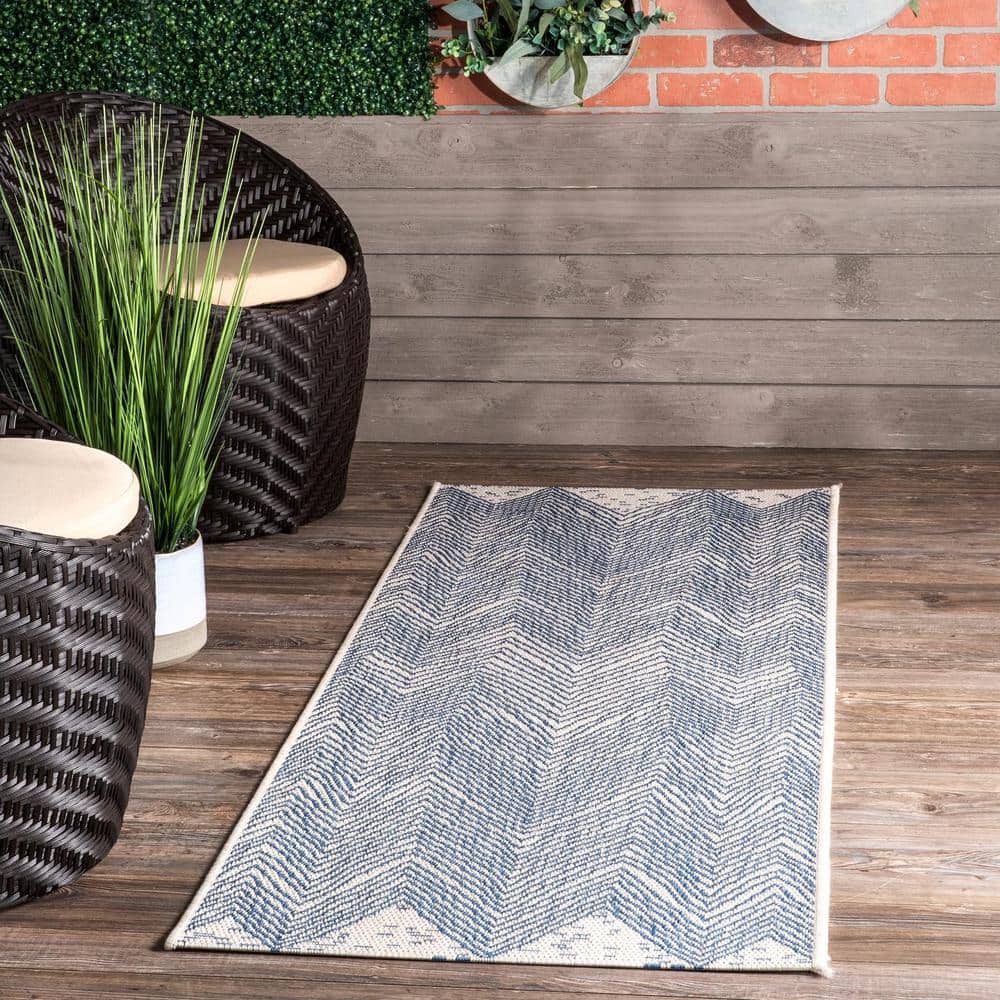Coastal Breeze Blue Chevron 29'' Synthetic Runner Rug