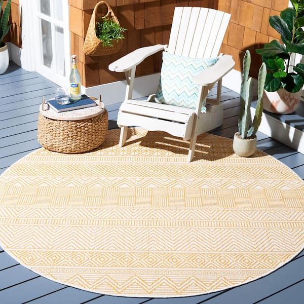Courtyard Beige/Gold 7 ft. x 7 ft. Striped Tribal Chevron Indoor/Outdoor Round Area Rug