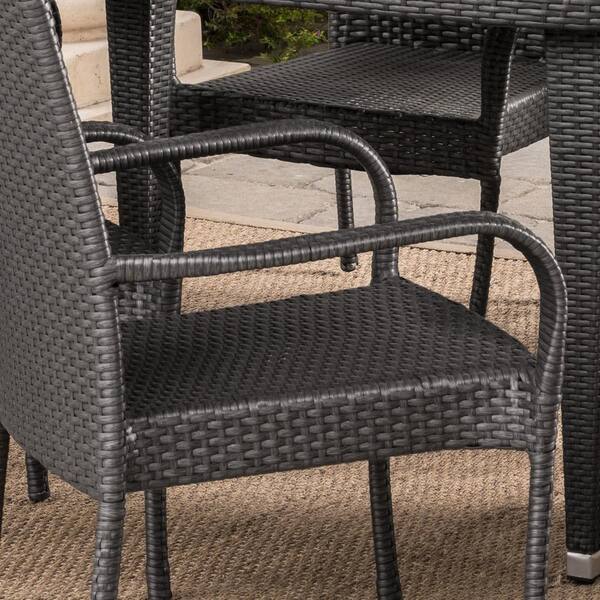 oval outdoor wicker chair