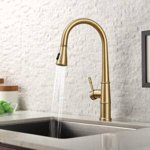 Single Handle Pull Down Sprayer Kitchen Faucet in Gold Brass