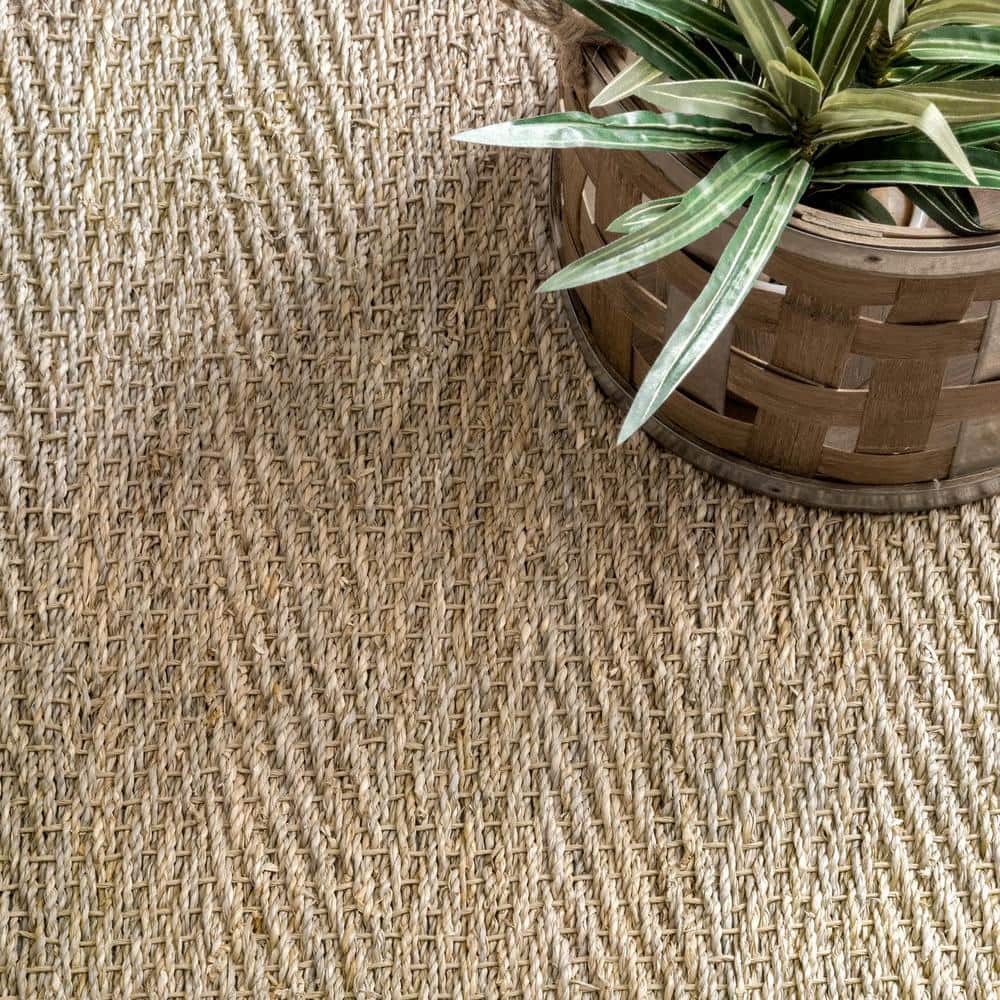 Elegant Herringbone Seagrass 4' x 6' Oval Area Rug in Black