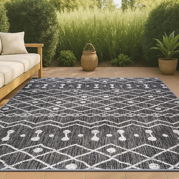 Nokat Modern Bohemian Black/Ivory 4 ft. x 6 ft. Indoor/Outdoor Area Rug