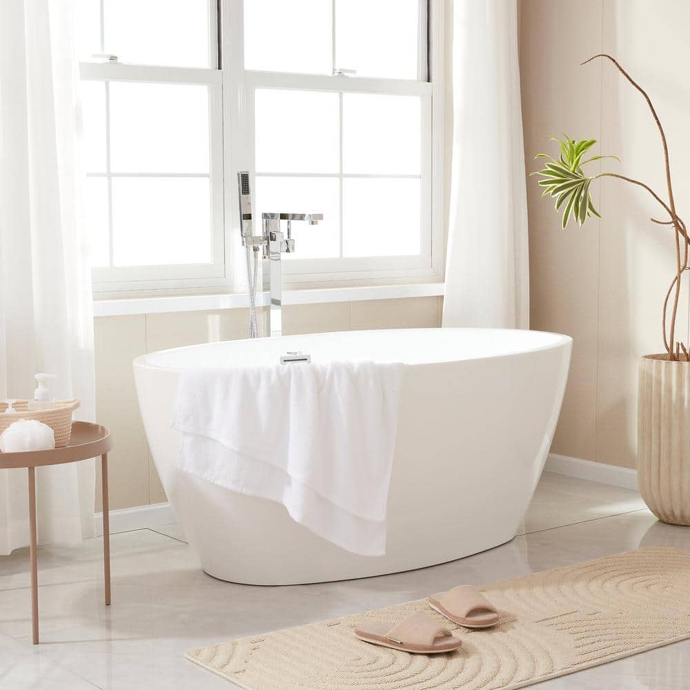 Pure White Acrylic Freestanding Soaking Bathtub
