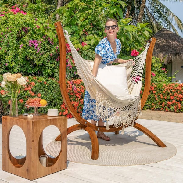 AURA OUTDOOR 60 in. Pine Hardwood Curved Frame Swing Chair Hammock