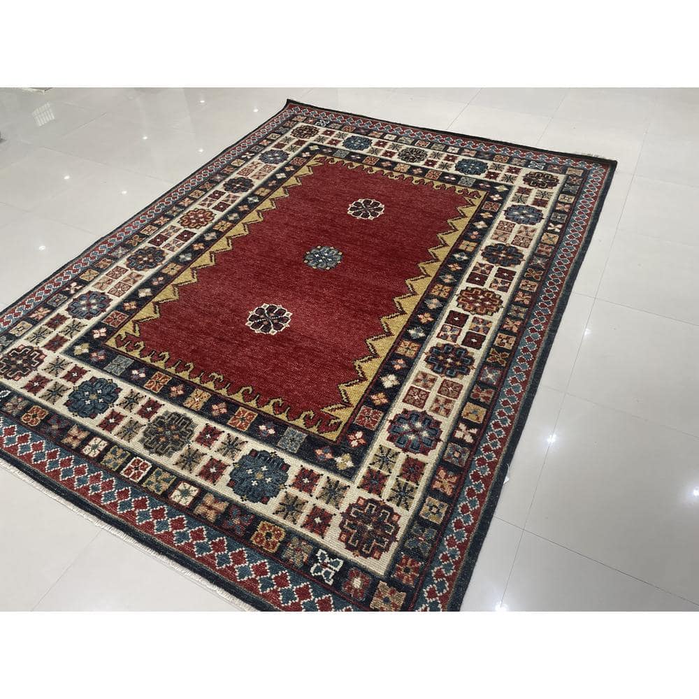 Traditional Hand-Knotted Wool Rug, 8' x 10', Stain-Resistant