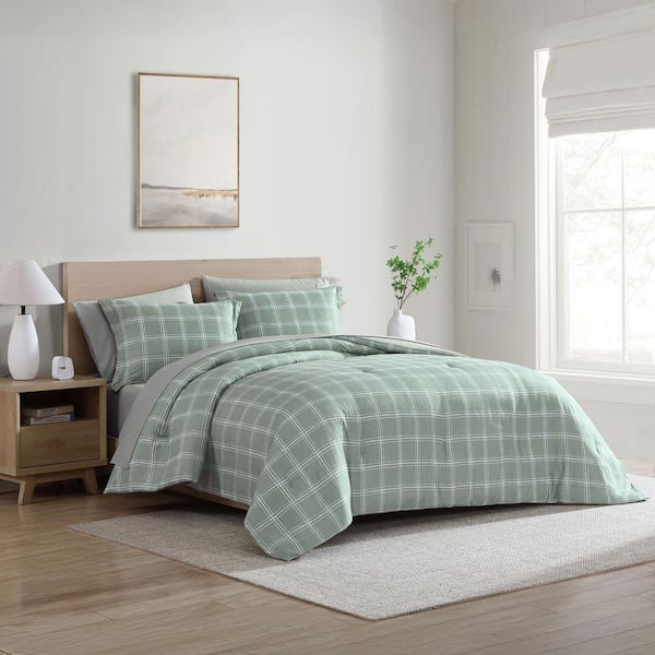 All-Season 7-Piece Reversible Green Plaid and Solid Color Polyester Microfiber King Bed in a Set