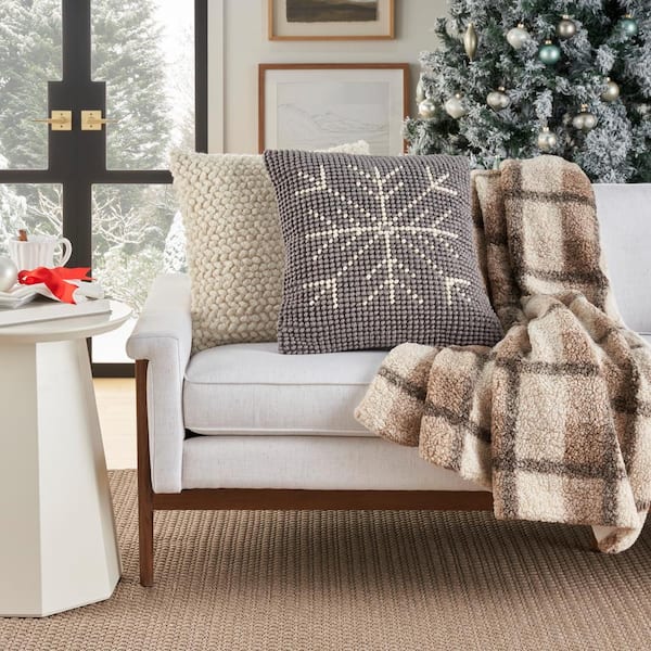 Mina Victory Holiday Ivory and Gray Christmas Tree 20 in. x 20 in. Throw  Pillow 078430 - The Home Depot