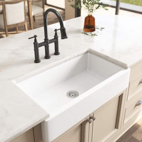 tunuo White Fireclay 30 in. Single Bowl Farmhouse Apron Kitchen Sink with Faucet