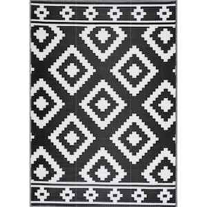 Milan Black and White 6 ft. x 9 ft. Folded Reversible Recycled Plastic Indoor/Outdoor Area Rug-Floor Mat