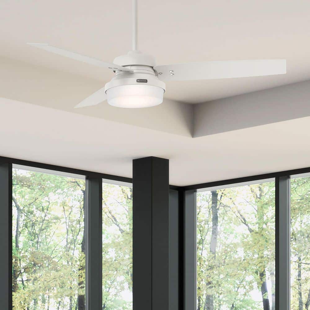 Hunter Sentinel 52 in. Fresh White Ceiling Fan with LED Light Kit and Universal Remote