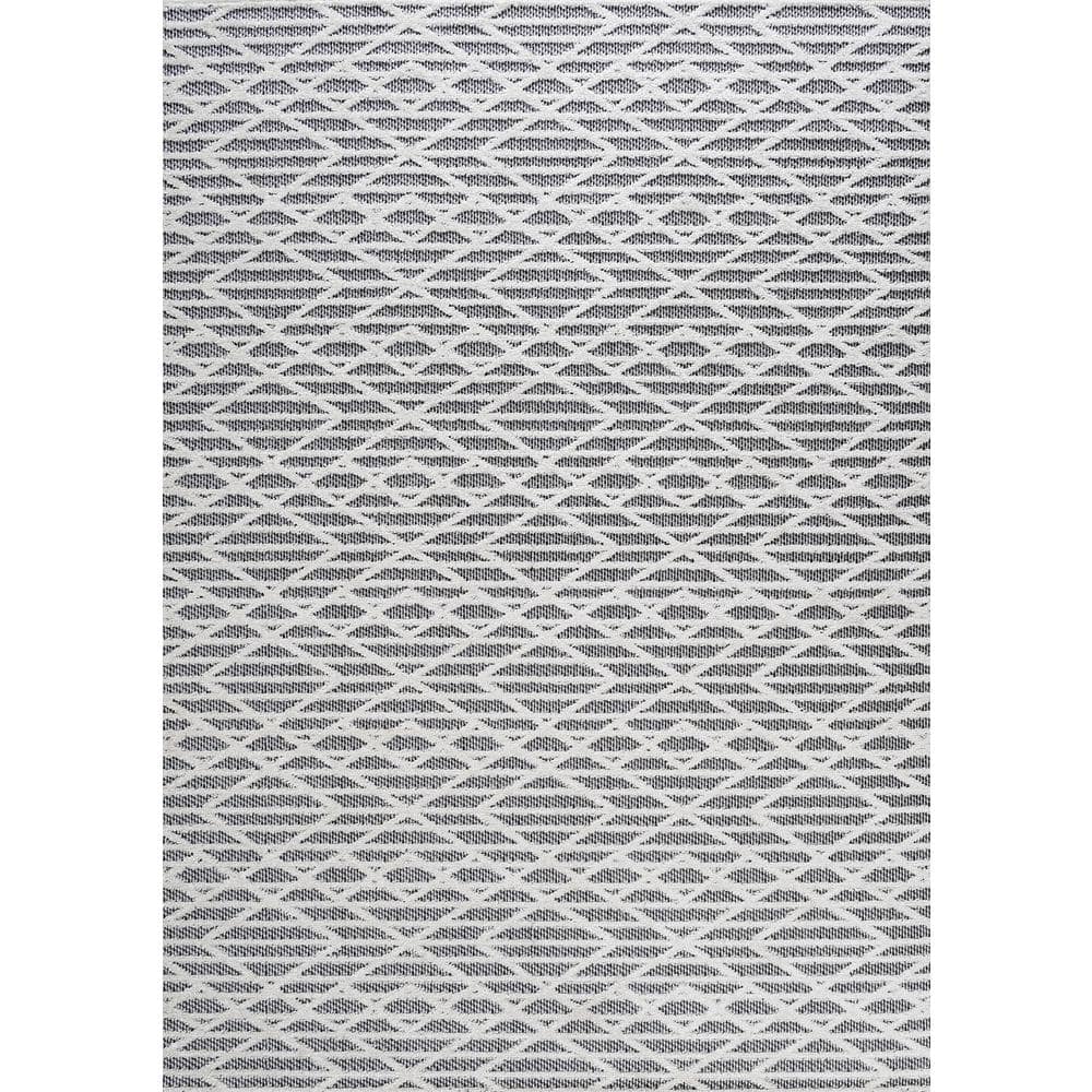 Elegant Ivory Diamond 4' x 6' Synthetic Reversible Area Rug