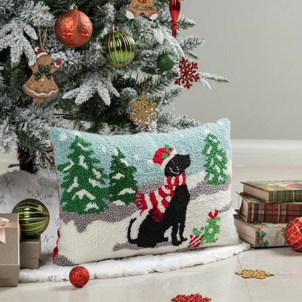 https://images.thdstatic.com/productImages/025e1197-7781-4519-bedf-f1aae629c2e5/svn/glitzhome-christmas-textiles-2004800035-4f_600.jpg