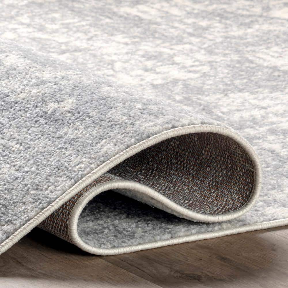 Justine Gray 4' x 6' Synthetic Medallion Area Rug