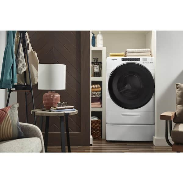 https://images.thdstatic.com/productImages/027fe6c0-2544-4de5-9c3f-f382c90109e8/svn/white-whirlpool-front-load-washers-wfc682clw-44_600.jpg