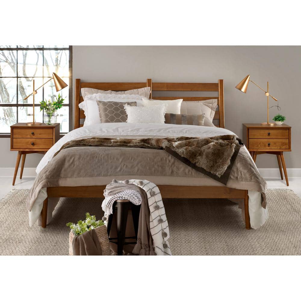 Castanho Pine Wood Queen Platform Bed with Slatted Headboard