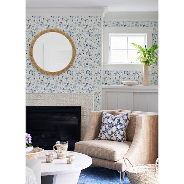 Glinda Navy Floral Trail Wallpaper