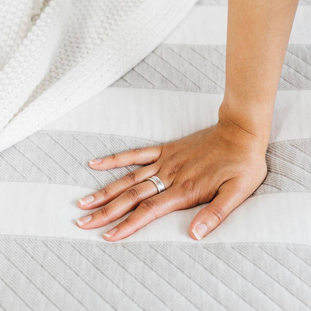 Twin 11'' White Hybrid Foam and Spring Mattress