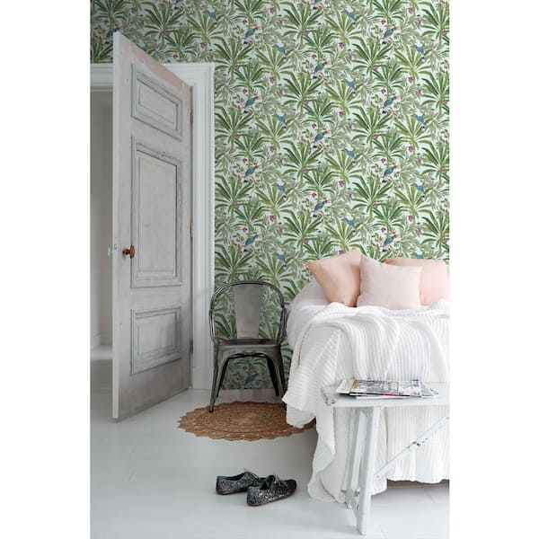 Carola Green Jungle Tropics Wallpaper Sample