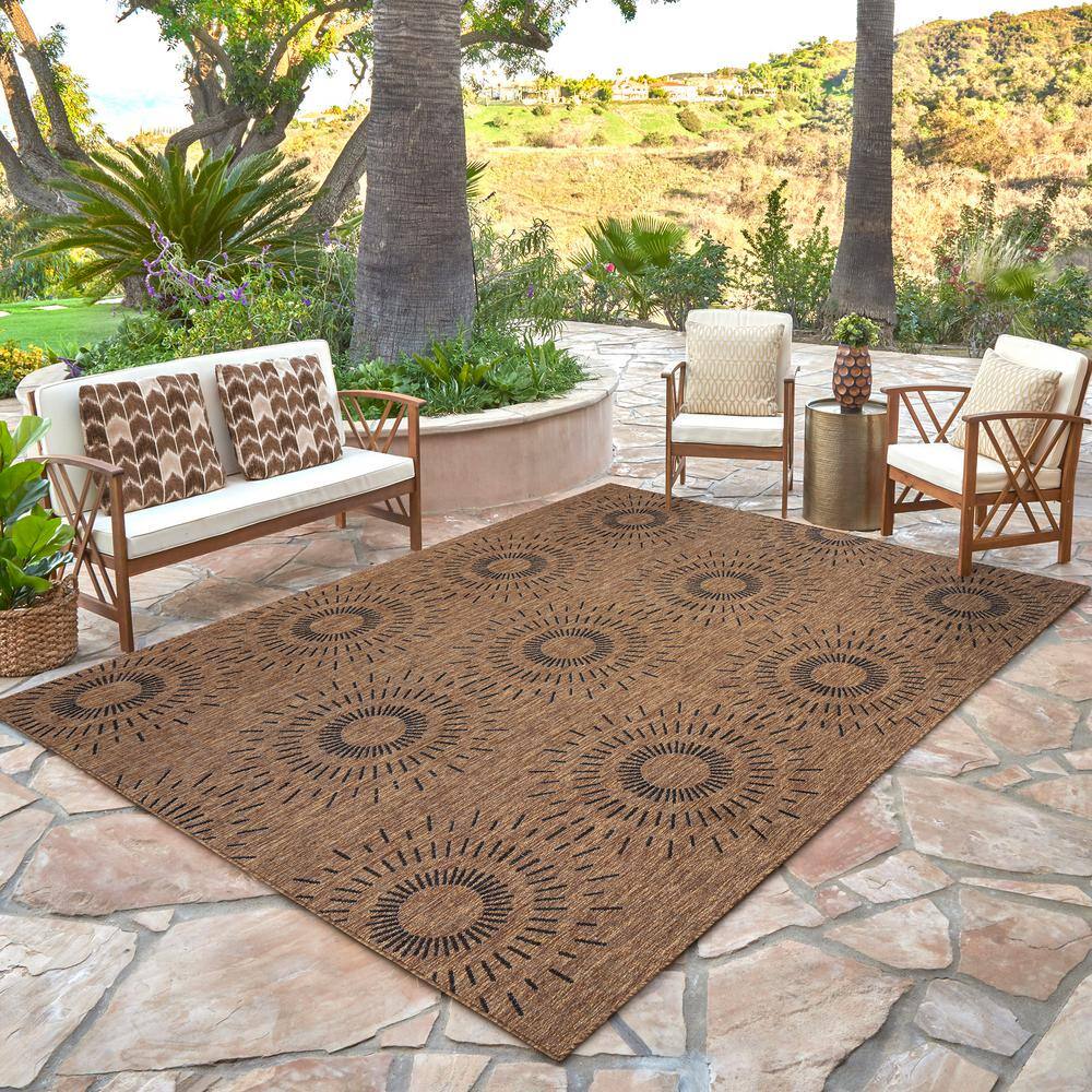 Chestnut Brown Geometric Flatweave Indoor Outdoor Rug, 8' x 10'