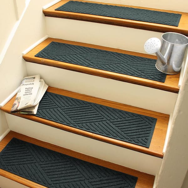 Waterhog Diamonds 8.5 in. x 30 in. PET Polyester Indoor Outdoor Stair Tread Cover (Set of 4) Evergreen