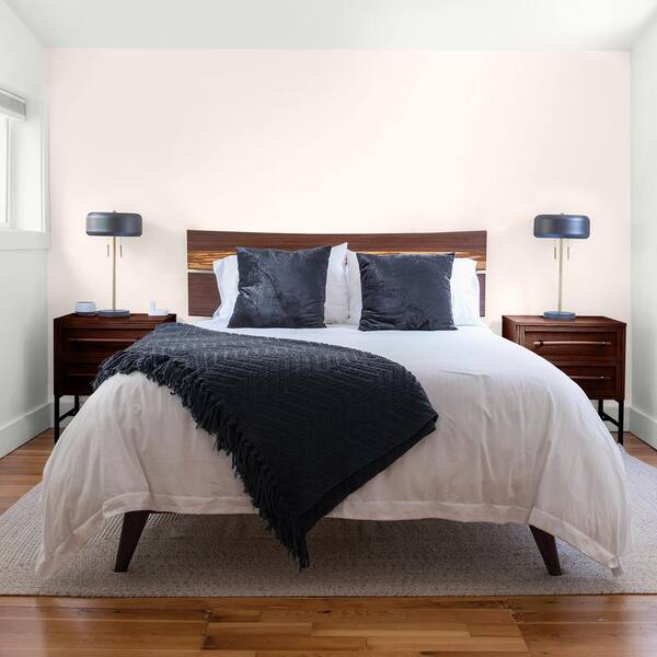 Glidden Essentials 1 gal. PPG1066-1 Siesta Sands Flat