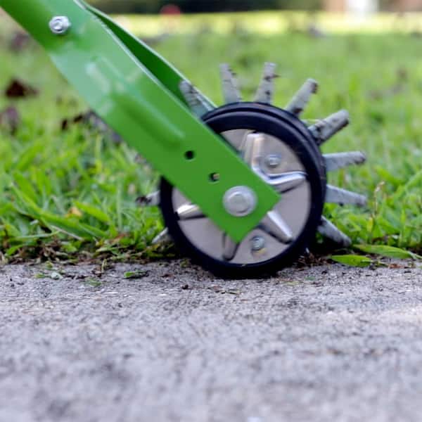 Image of Rolling edger with removable blade