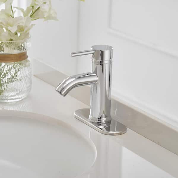 Single-Hole Single-Handle Bathroom Faucet With Pop-up Drain Assembly in Polished Chrome