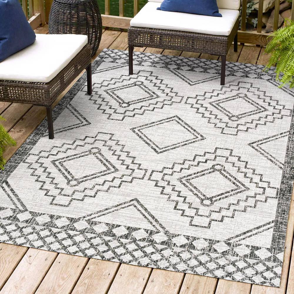 Ivory/Black Geometric Synthetic 3x5 Indoor/Outdoor Area Rug