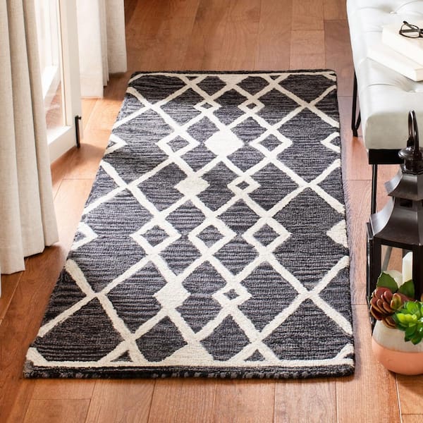Micro-Loop Charcoal/Ivory 3 ft. x 9 ft. Tribal Diamonds Runner Rug