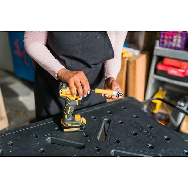 Dewalt Right Angle Attachment with ScrewLock System - Runnings