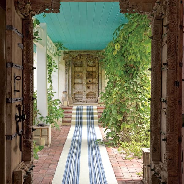 Road Runner Handwoven Blue 3 ft. x 8 ft. Outdoor Runner Rug