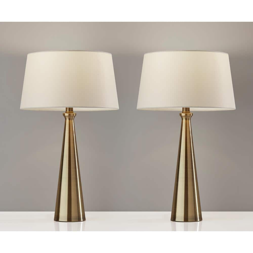 Contemporary Table Lamp With Circular Metal Stand – MMEP.