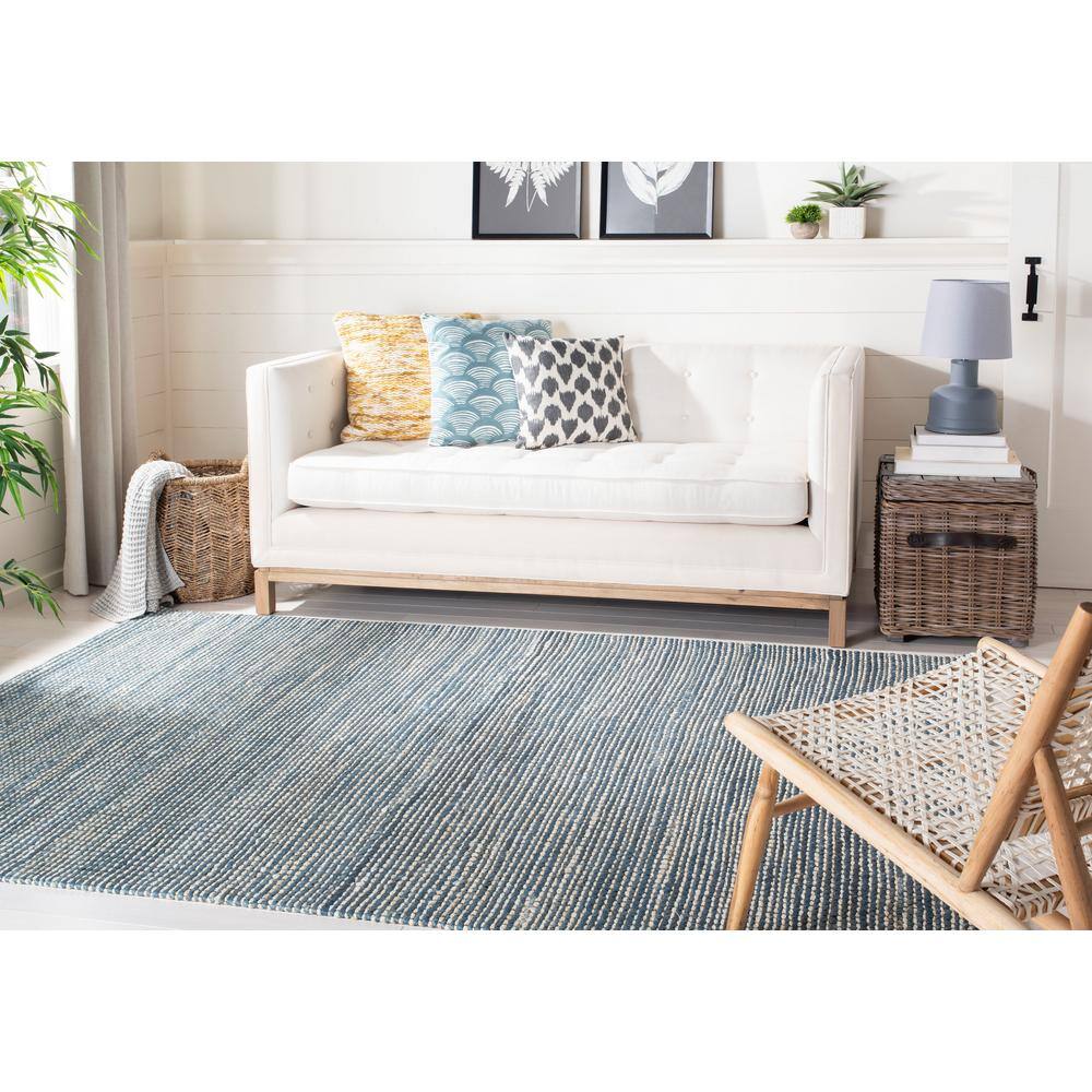 Handmade Marbella Round Blue/Ivory Wool Blend Area Rug, 5' x 8'
