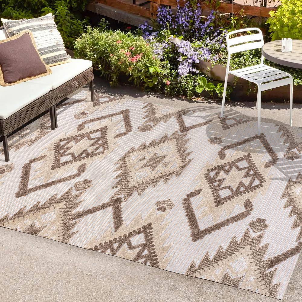 Sumak High-Low Pile Brown/Ivory Geometric Indoor/Outdoor Area Rug