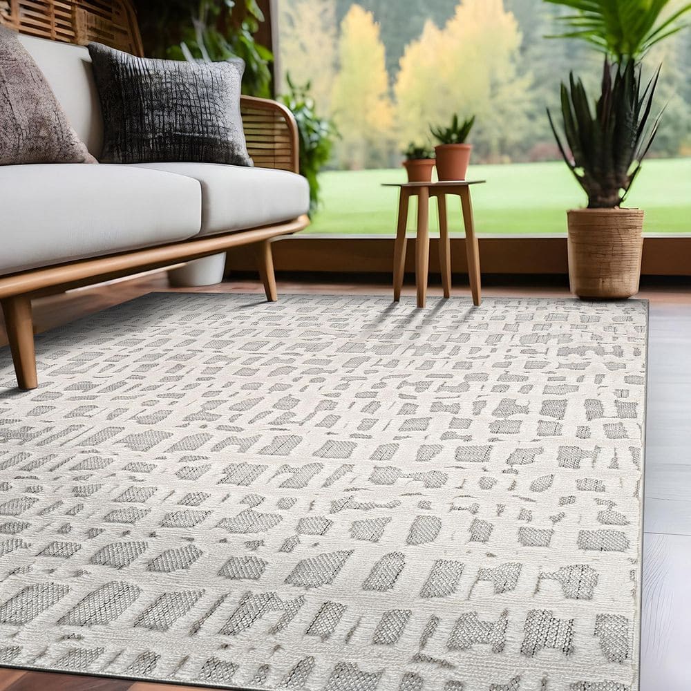 Gray and White Synthetic Flat Woven Rectangular Area Rug 5' x 7'