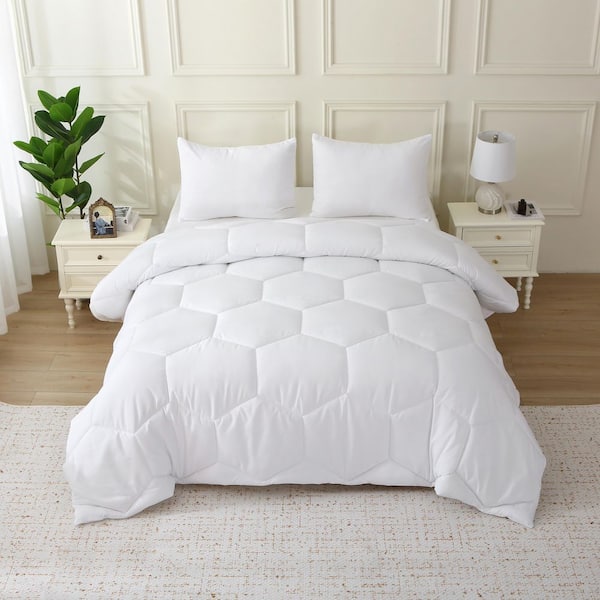 Better Style Home Oversized 3-Piece White Microfiber Honeycomb Queen Comforter Set