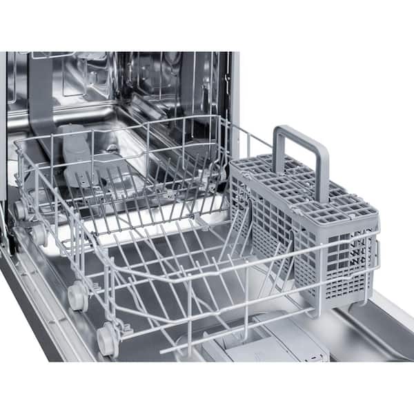 SPT 18 in. in Stainless Steel Front Control Smart Dishwasher 120