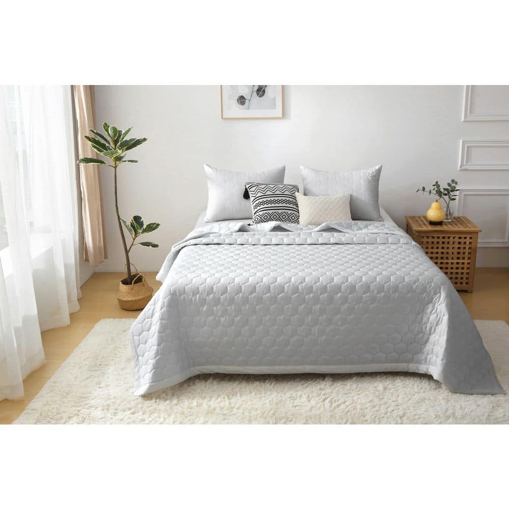 Better Style Home 3-Piece Gray Microfiber Honeycomb Full/Queen Quilt Set price history on PriceWatchPro