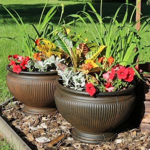 Elizabeth 16 in. Rust Poly Outdoor Flower Pot Planter (4-Pack)