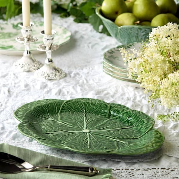 Certified International Le Jardin 17 in. x 12.25 in. Oval Green