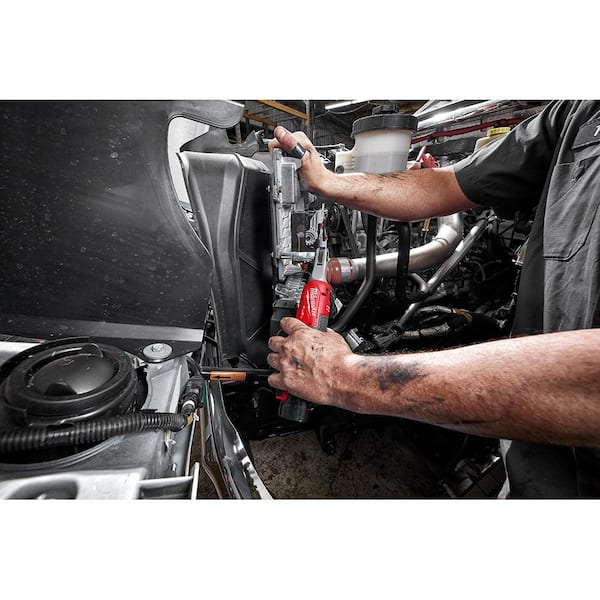 Milwaukee - M12 FUEL 12V Lithium-Ion Brushless Cordless High Speed 3/8 in. Ratchet Kit with One Battery, Charger and Bag
