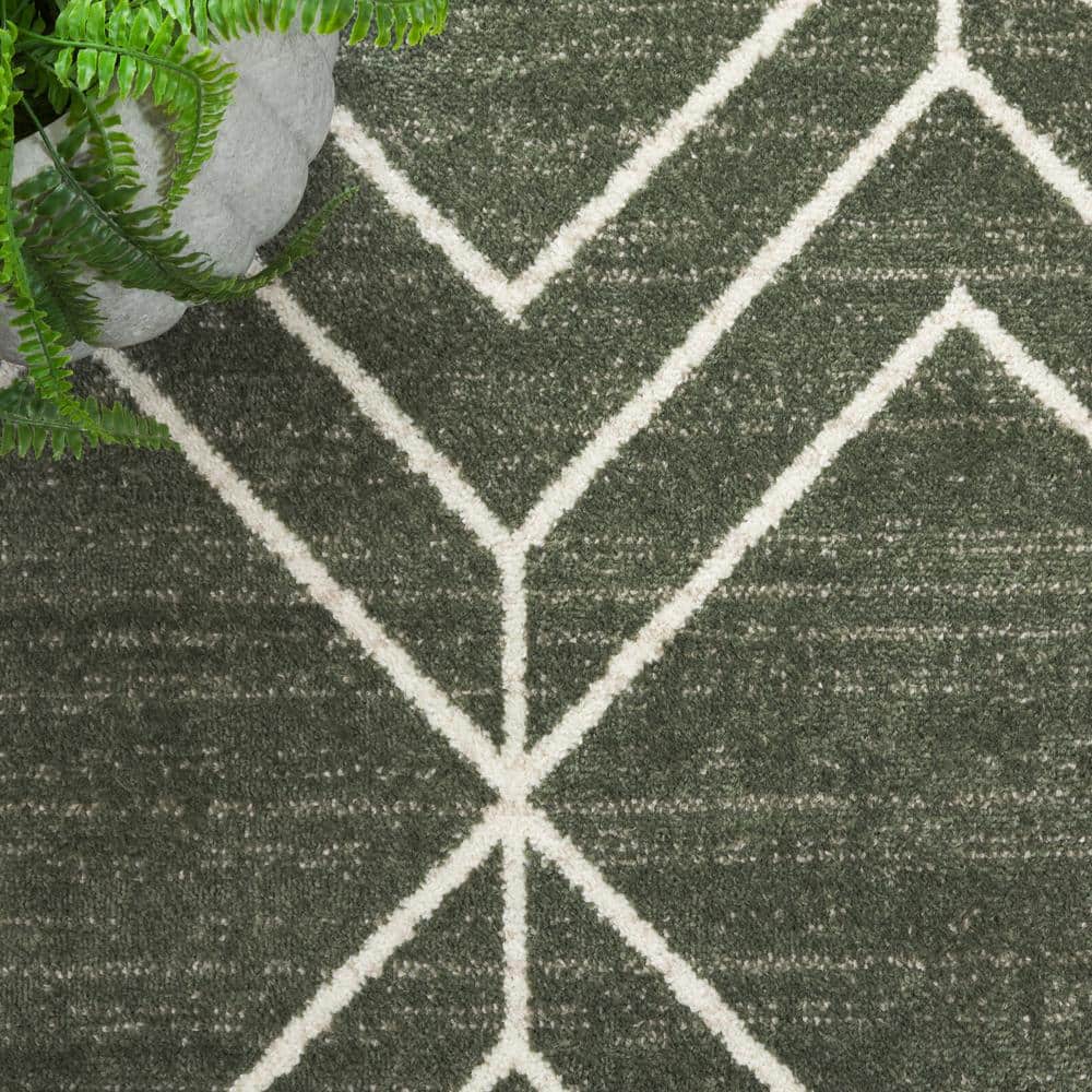 Ivory and Dark Green Geometric Synthetic Area Rug 5'1" x 7'6"