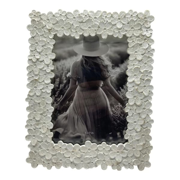 5 in. x 7 in. Ivory Resin Carved Daisy Texture Photo Frame