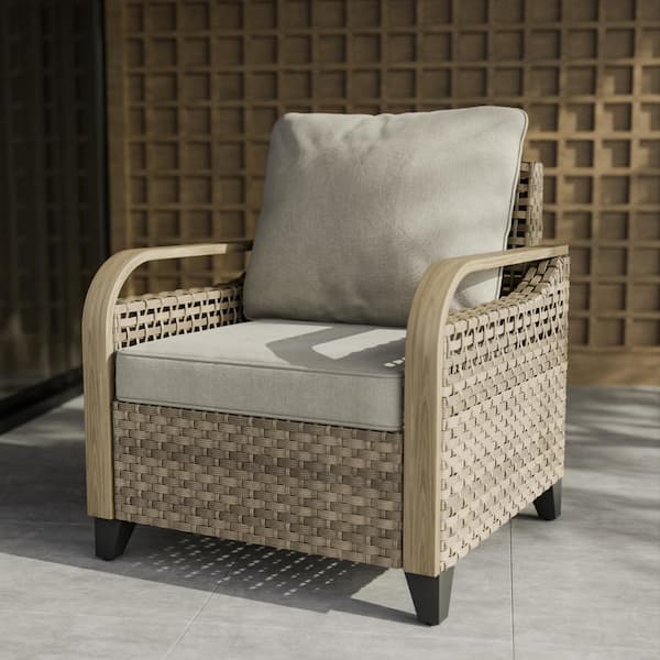 EAGLE PEAK Patio Wicker Outdoor Lounge Chair with Gray Cushions