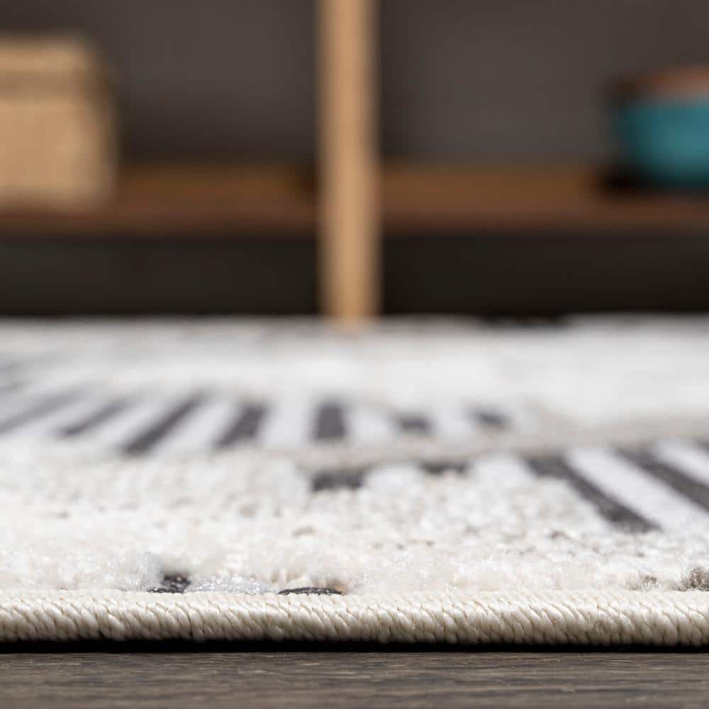 Reversible Geometric Gray Synthetic 8' x 10' Area Rug