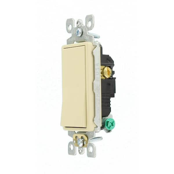 アリス　3in1 Leviton Decora 15 Amp 3-Way Switch, White 5603-2WS R62-05603