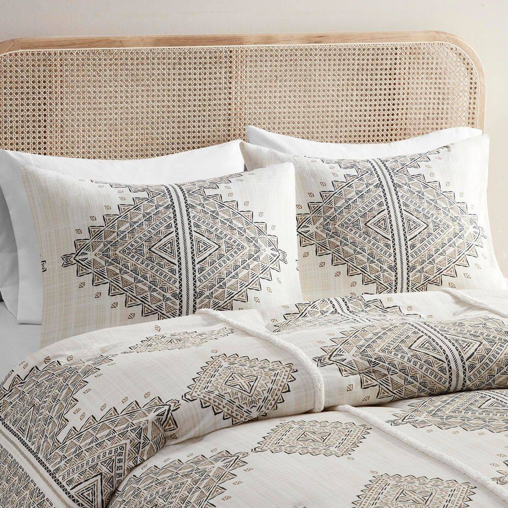 Ivory Microfiber Full Nordic Bedspread Set with Shearling