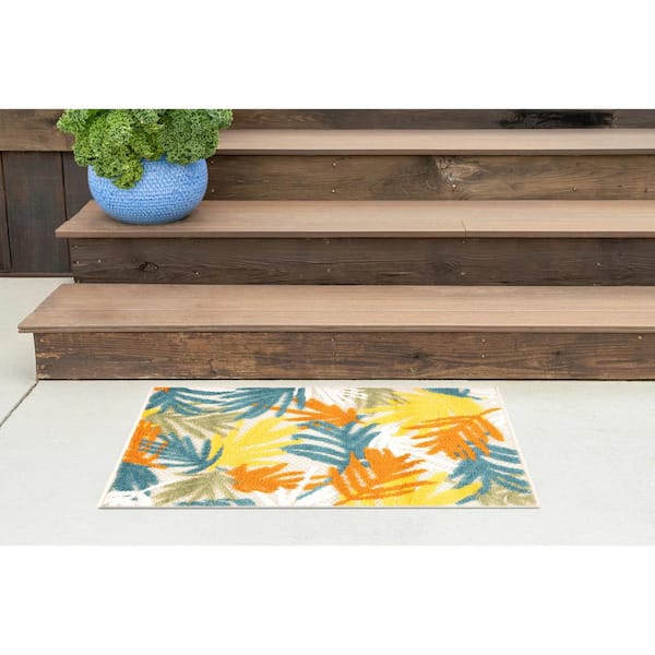 Oasis Gold 2 ft. x 3 ft. Floral Indoor/Outdoor Area Rug